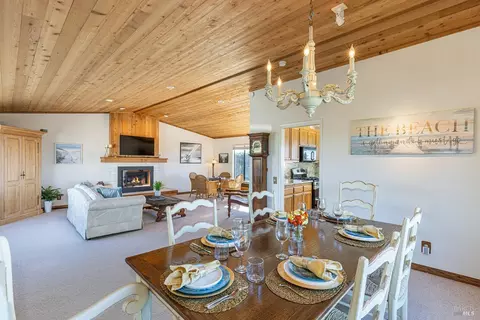 Dining - 20910 Heron Dr, Bodega Bay, CA 94923 photo 3 of 4