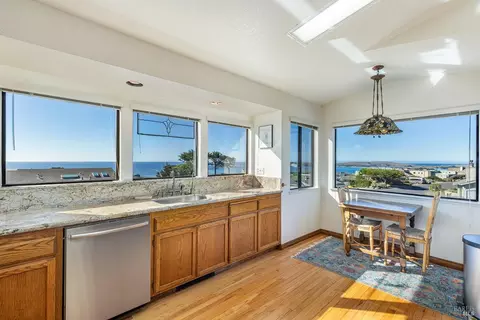 Kitchen - 20910 Heron Dr, Bodega Bay, CA 94923 photo 2 of 5