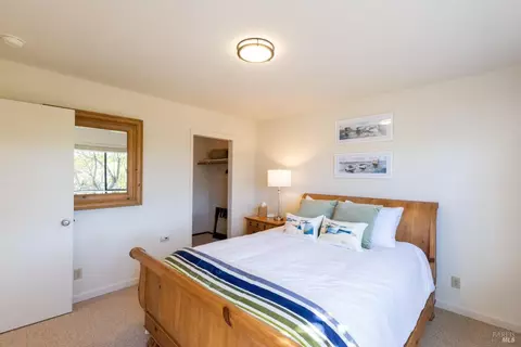 Bedroom - 20910 Heron Dr, Bodega Bay, CA 94923 photo 9 of 9