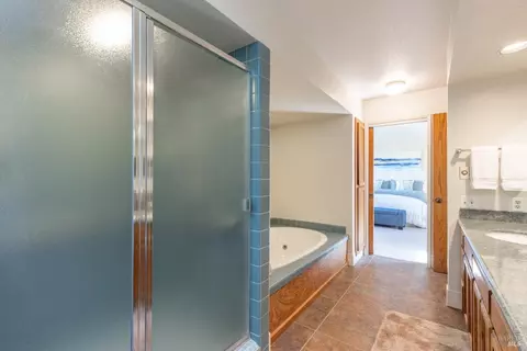 Bath - 20910 Heron Dr, Bodega Bay, CA 94923 photo 3 of 4