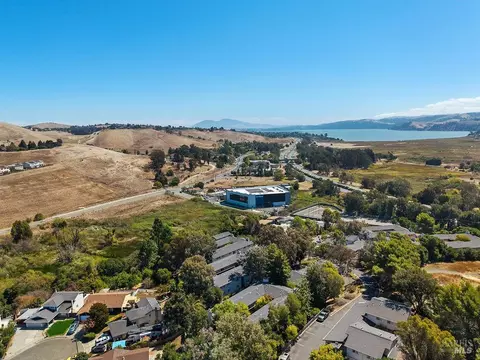 View/Area - 229 Nautical Ct, Vallejo, CA 94591 photo 3 of 4
