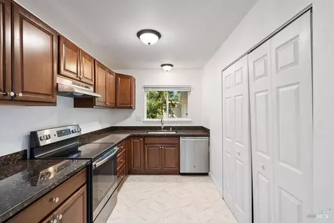 Kitchen - 229 Nautical Ct, Vallejo, CA 94591 photo 1 of 3