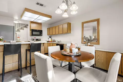 Dining - 165 Oddstad Dr #35, Vallejo, CA 94589 photo 2 of 2