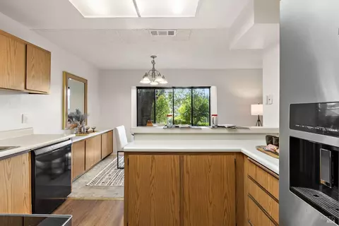 Kitchen - 165 Oddstad Dr #35, Vallejo, CA 94589 photo 3 of 3
