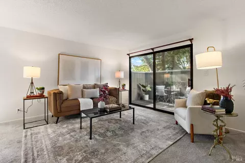 Living - 165 Oddstad Dr #35, Vallejo, CA 94589 photo 1 of 3