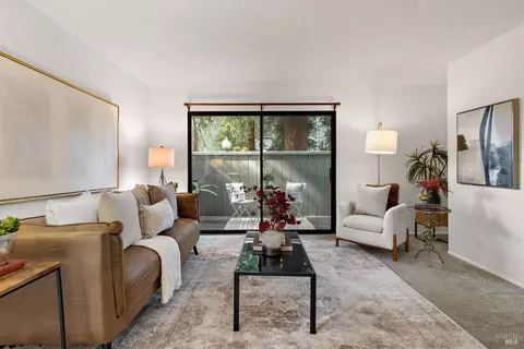 Living - 165 Oddstad Dr #35, Vallejo, CA 94589 photo 3 of 3