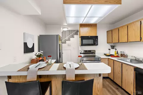 Kitchen - 165 Oddstad Dr #35, Vallejo, CA 94589 photo 1 of 3