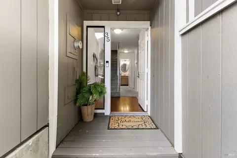 Entry Way - 165 Oddstad Dr #35, Vallejo, CA 94589 photo 1 of 2