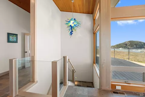 Entry Way - 405 Island View Dr, Smith River, CA 95567 photo 2 of 4