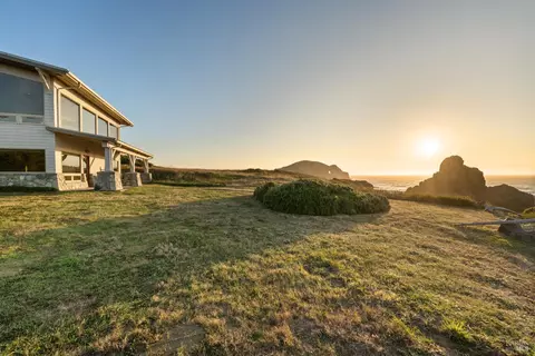 Exterior - 405 Island View Dr, Smith River, CA 95567 photo 3 of 14