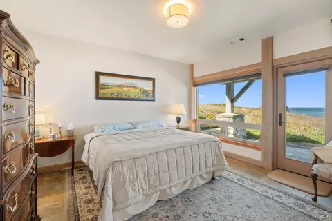Bedroom - 405 Island View Dr, Smith River, CA 95567 photo 3 of 8