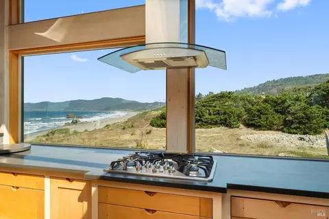 Kitchen - 405 Island View Dr, Smith River, CA 95567 photo 5 of 8