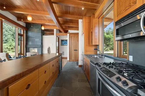 Kitchen - 405 Island View Dr, Smith River, CA 95567 photo 8 of 8