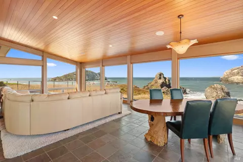 Dining - 405 Island View Dr, Smith River, CA 95567 photo 1 of 3