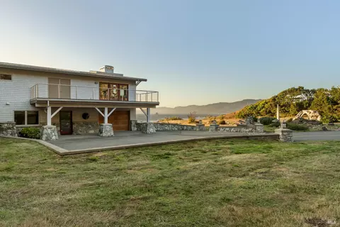 Exterior - 405 Island View Dr, Smith River, CA 95567 photo 10 of 14