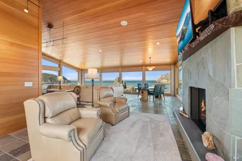 Living - 405 Island View Dr, Smith River, CA 95567 photo 5 of 6