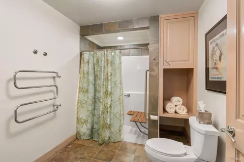Bath - 405 Island View Dr, Smith River, CA 95567 photo 7 of 10