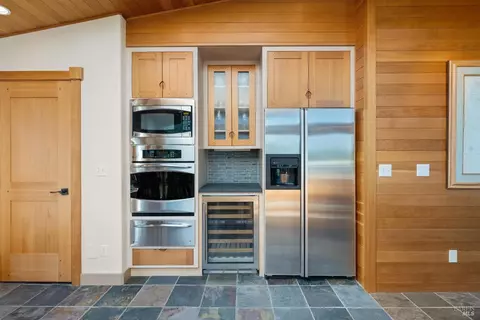 Kitchen - 405 Island View Dr, Smith River, CA 95567 photo 4 of 8