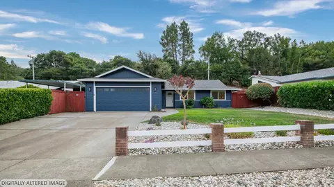 2595 Center Rd, Novato, CA 94947