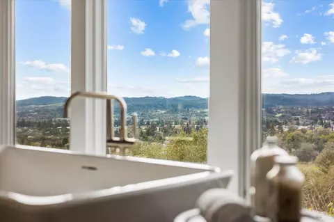 Bath - 775 Benjamin Way, Healdsburg, CA 95448 photo 3 of 9