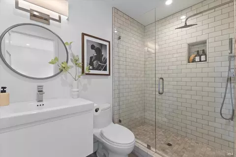 Bath - 775 Benjamin Way, Healdsburg, CA 95448 photo 7 of 9