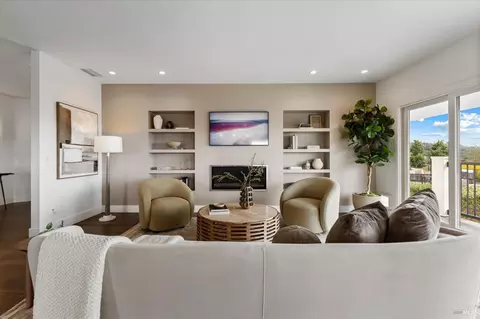 Living - 775 Benjamin Way, Healdsburg, CA 95448 photo 2 of 6
