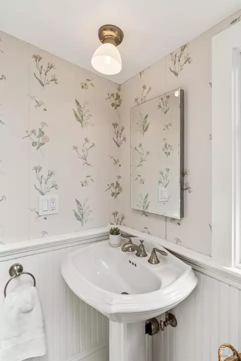 Bath - 86-84 Hill St, Mill Valley, CA 94941 photo 5 of 8