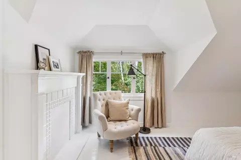 Bedroom - 86-84 Hill St, Mill Valley, CA 94941 photo 1 of 10