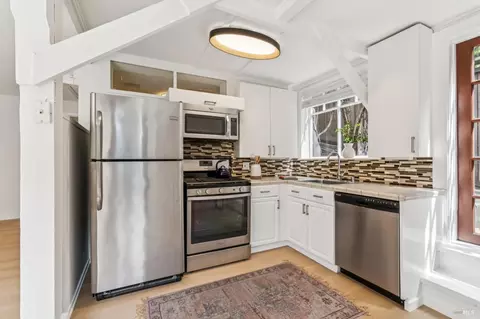 Kitchen - 86-84 Hill St, Mill Valley, CA 94941 photo 6 of 7