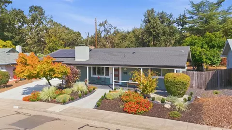 6837 Oak Leaf Dr, Santa Rosa, CA 95409