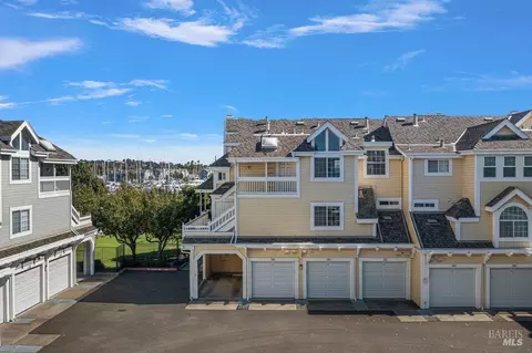 250 E 2nd St, Benicia, CA 94510