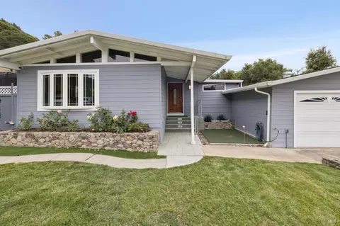 Exterior - 10 N Knoll Rd, Mill Valley, CA 94941 photo 3 of 12