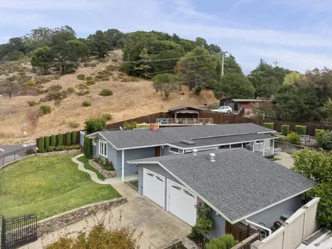 View/Area - 10 N Knoll Rd, Mill Valley, CA 94941 photo 1 of 3
