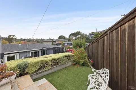 Exterior - 10 N Knoll Rd, Mill Valley, CA 94941 photo 12 of 12