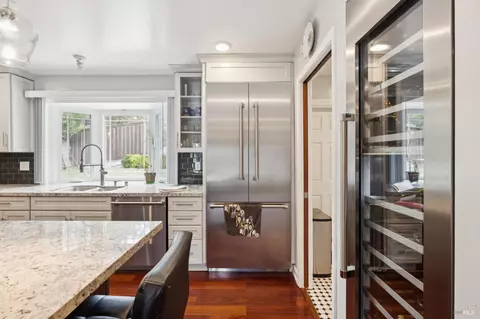 Kitchen - 10 N Knoll Rd, Mill Valley, CA 94941 photo 4 of 8