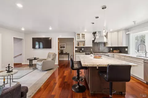 Kitchen - 10 N Knoll Rd, Mill Valley, CA 94941 photo 8 of 8