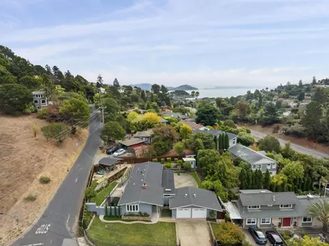 View/Area - 10 N Knoll Rd, Mill Valley, CA 94941 photo 2 of 3