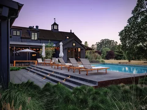 Exterior - 21831 Schellville Rd, Sonoma, CA 95476 photo 6 of 8