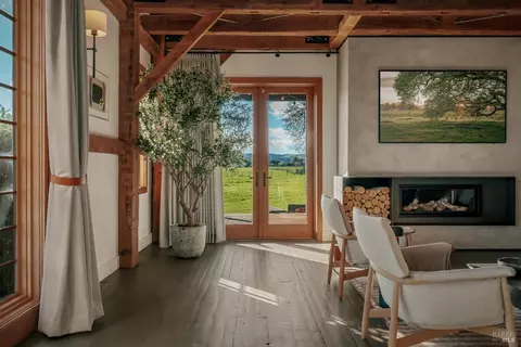 Living - 21831 Schellville Rd, Sonoma, CA 95476 photo 3 of 4