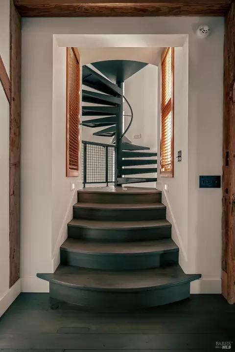 Entry Way - 21831 Schellville Rd, Sonoma, CA 95476 photo 1 of 1