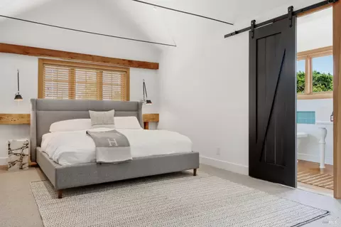 Bedroom - 21831 Schellville Rd, Sonoma, CA 95476 photo 2 of 3