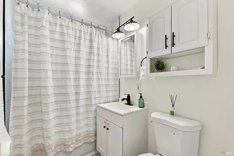 Bath - 129 Dewitt Ave, Napa, CA 94558 photo 2 of 2