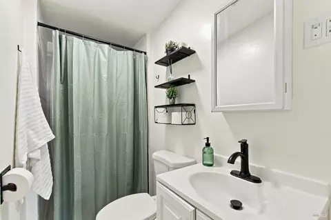Bath - 129 Dewitt Ave, Napa, CA 94558 photo 1 of 2