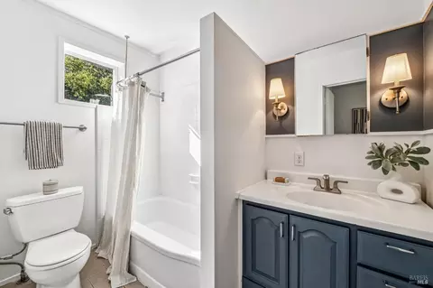 Bath - 3 Lower Crescent Ave, Sausalito, CA 94965 photo 1 of 2