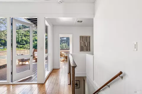 Entry Way - 3 Lower Crescent Ave, Sausalito, CA 94965 photo 2 of 4