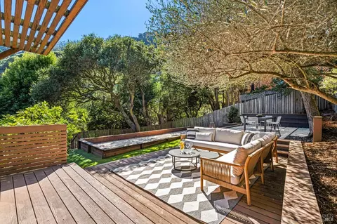 Exterior - 3 Lower Crescent Ave, Sausalito, CA 94965 photo 2 of 22