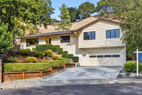 137 Gregory Dr, Fairfax, CA 94930