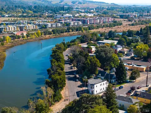 View/Area - 585 Riverside Dr, Napa, CA 94559 photo 1 of 4