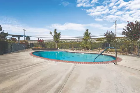 1066 Maple Dr, Windsor, CA 95492 photo 15