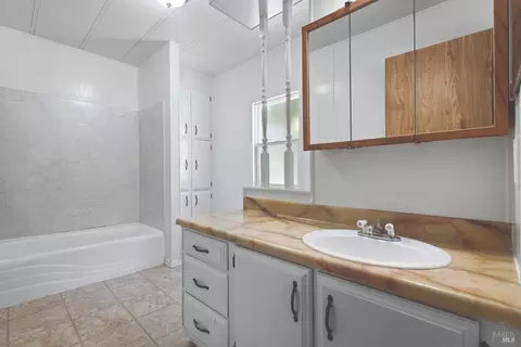1066 Maple Dr, Windsor, CA 95492 photo 7